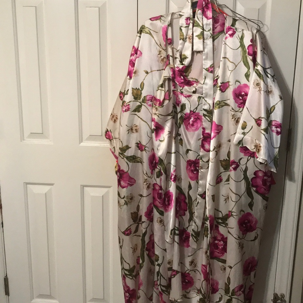 Night gown with rob